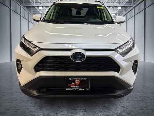2022 Toyota RAV4 Hybrid XLE Premium
