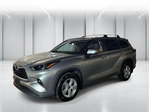 Celestial Silver Metallic 2024 Toyota Highlander LE