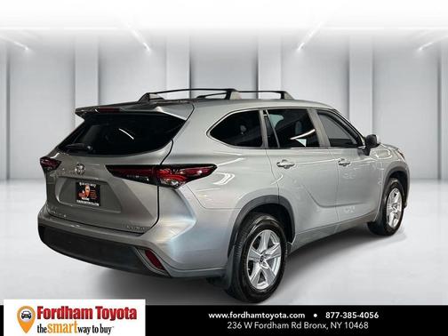 Celestial Silver Metallic 2024 Toyota Highlander LE