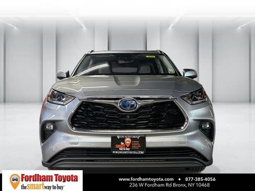 Celestial Silver Metallic 2021 Toyota Highlander Hybrid Limited