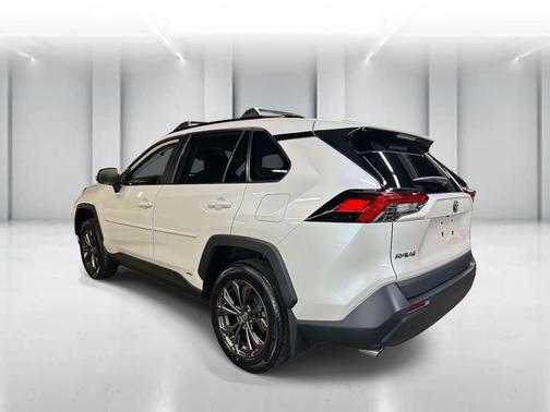 2022 Toyota RAV4 Hybrid XLE Premium