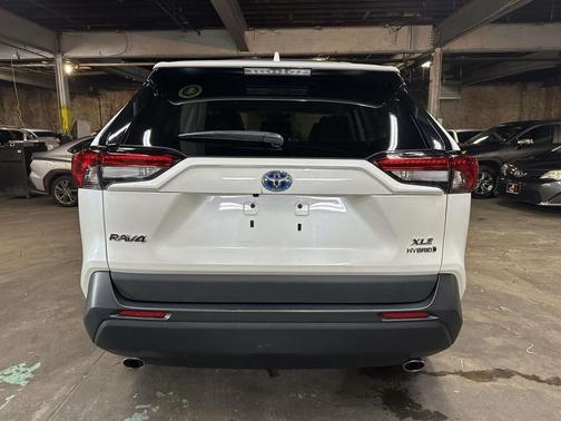 2022 Toyota RAV4 Hybrid XLE Premium