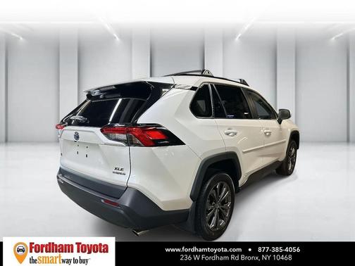 2022 Toyota RAV4 Hybrid XLE Premium