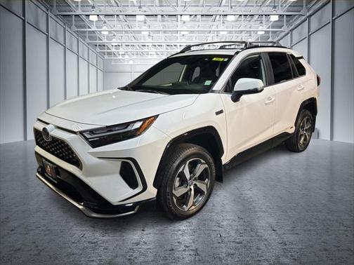 2024 Toyota RAV4 Prime SE