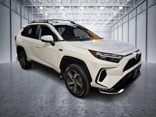 2024 Toyota RAV4 Prime SE