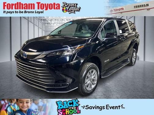 2025 Toyota Sienna LE