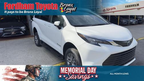 Ice Cap 2025 Toyota Sienna LE