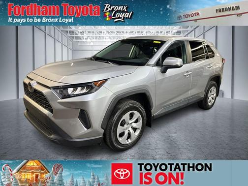 2022 Toyota RAV4 LE