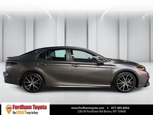 Predawn Gray Mica 2024 Toyota Camry SE