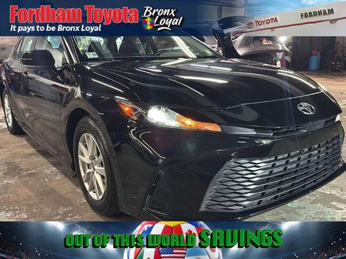 BLACK 2025 Toyota Camry LE