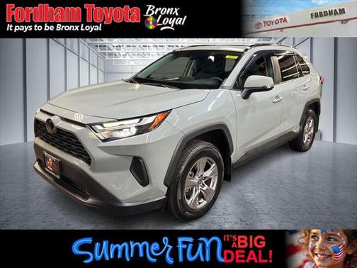 2022 Toyota RAV4 XLE