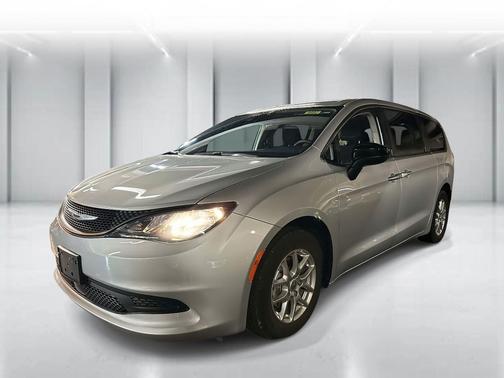 2024 Chrysler Voyager LX