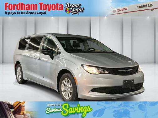 Silver Mist Clearcoat 2024 Chrysler Voyager LX