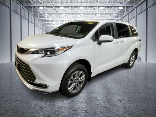 2022 Toyota Sienna Platinum 7 Passenger