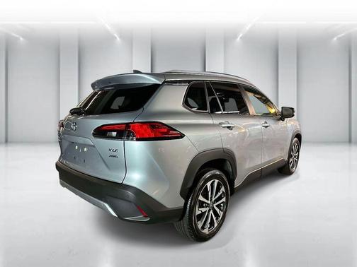 2025 Toyota Corolla Cross XLE