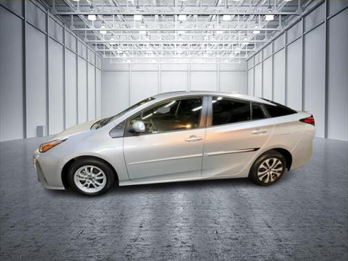2022 Toyota Prius LE