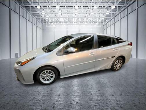 2022 Toyota Prius LE