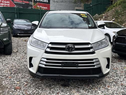 2018 Toyota Highlander LE