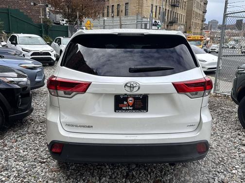 2018 Toyota Highlander LE
