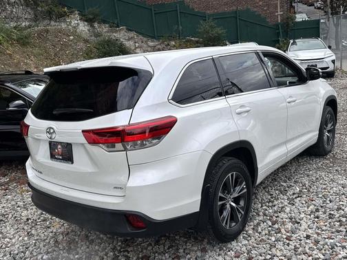 2018 Toyota Highlander LE