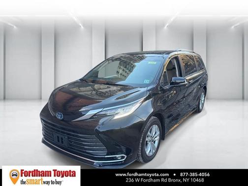 2022 Toyota Sienna Limited