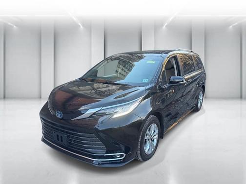 2022 Toyota Sienna Limited