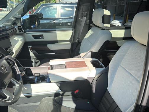 2024 Toyota Sequoia Capstone