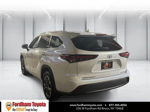 Wind Chill Pearl 2023 Toyota Highlander XLE