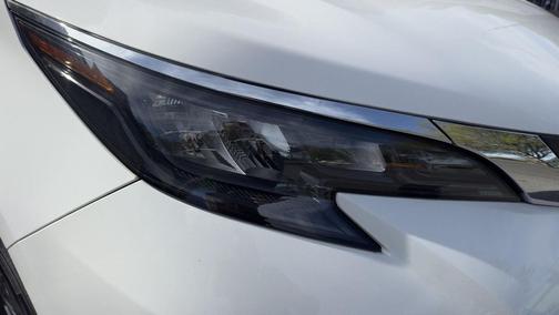 Ice Cap 2025 Toyota Sienna LE