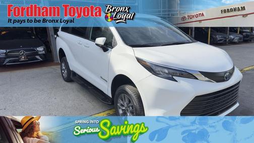 Ice Cap 2025 Toyota Sienna LE