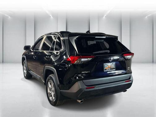 Midnight Black Metallic 2022 Toyota RAV4 XLE
