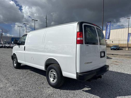 2025 Chevrolet Express 2500 RWD 2500 Regular Wheelbase WT