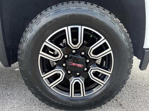 2022 GMC Sierra 2500 AT4
