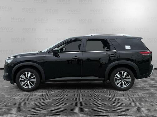 Super Black 2023 Nissan Pathfinder SL 4WD