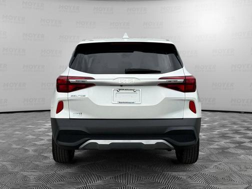 Snow White Pearl 2023 Kia Seltos LX