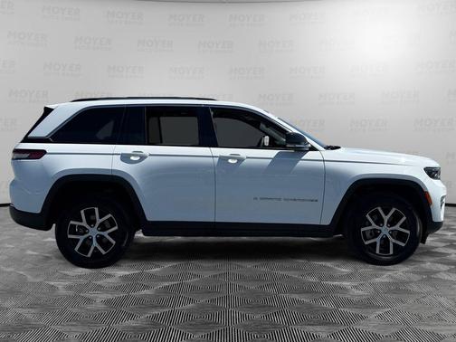 Bright White Clearcoat 2023 Jeep Grand Cherokee Limited