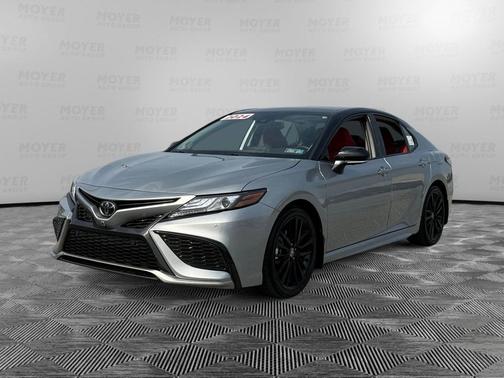 Celestial Silver Metallic/Midnight Black Metallic 2024 Toyota Camry XSE