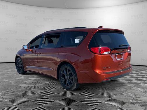 2018 Chrysler Pacifica Touring-L Plus