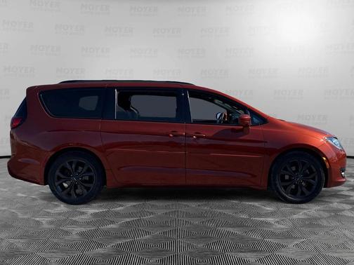 2018 Chrysler Pacifica Touring-L Plus