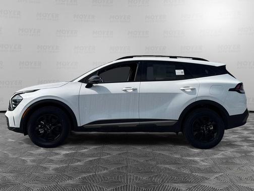 Glacial White Pearl 2024 Kia Sportage S