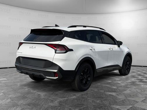 Glacial White Pearl 2024 Kia Sportage S