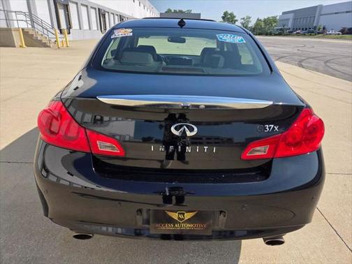 2012 INFINITI G37 G37x Sedan 4D