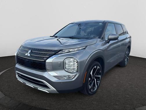 Mercury Gray Metallic 2024 Mitsubishi Outlander SE S-AWC SUV