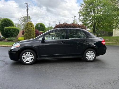 2010 Nissan Versa 1.8 SL