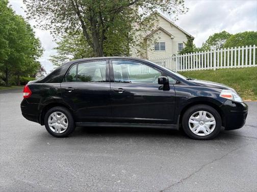 2010 Nissan Versa 1.8 SL