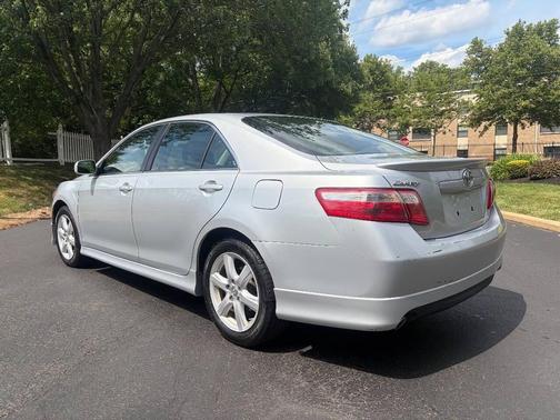 Titanium Metallic 2007 Toyota Camry SE V6