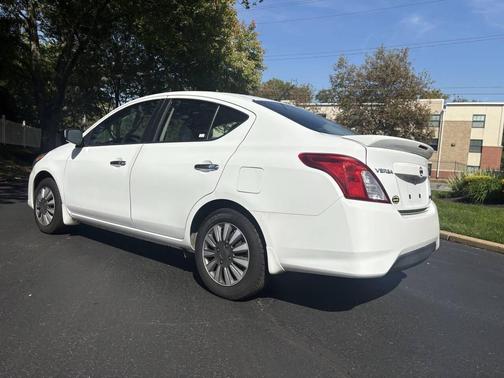 2015 Nissan Versa 1.6 SV