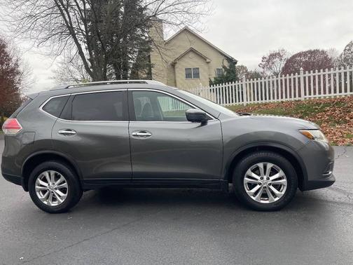 2016 Nissan Rogue SV