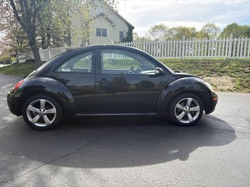 2008 Volkswagen New Beetle Triple White