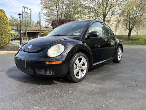 2008 Volkswagen New Beetle Triple White